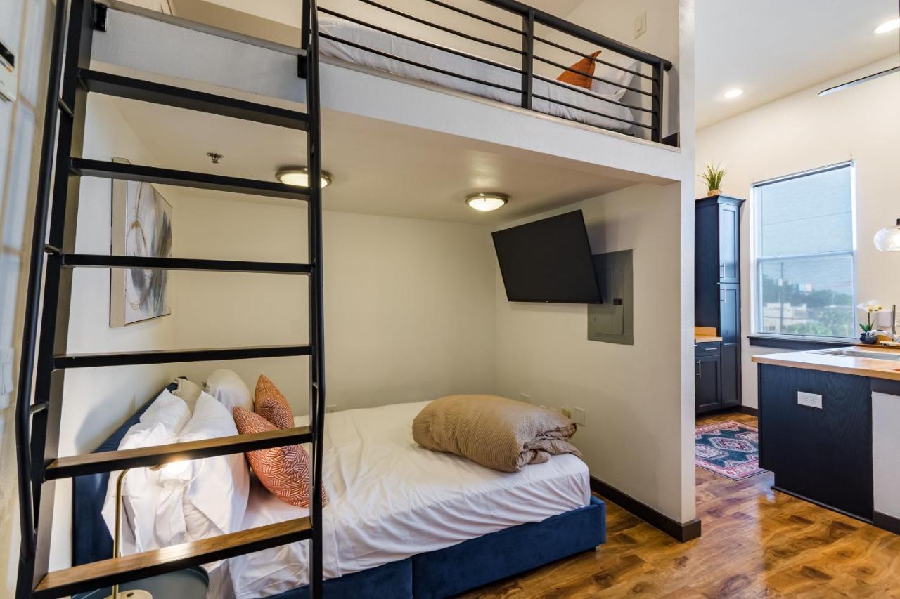 Old West Studio Lofts West แทมปา ภายนอก รูปภาพ