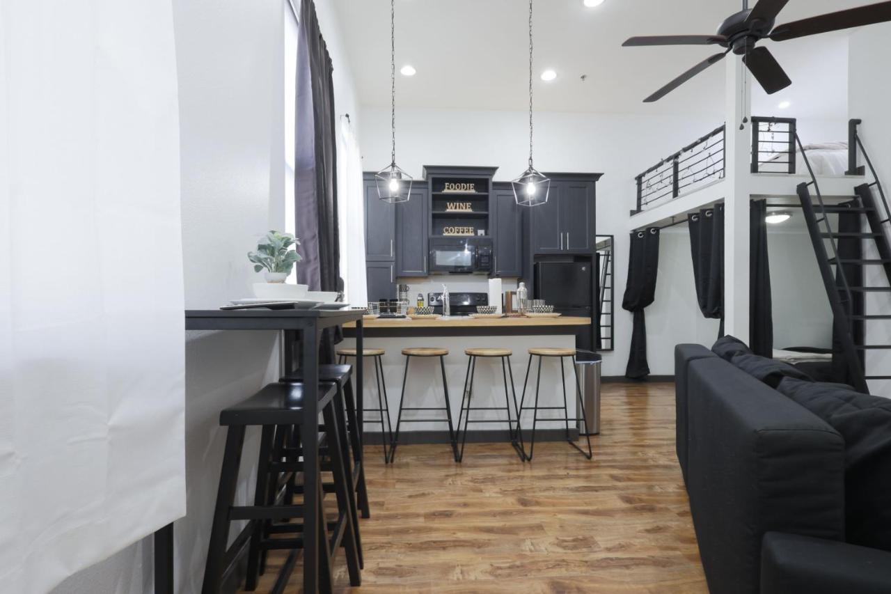 Old West Studio Lofts West แทมปา ภายนอก รูปภาพ